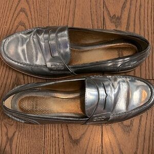 Johnston & Murphy sleek leather loafers